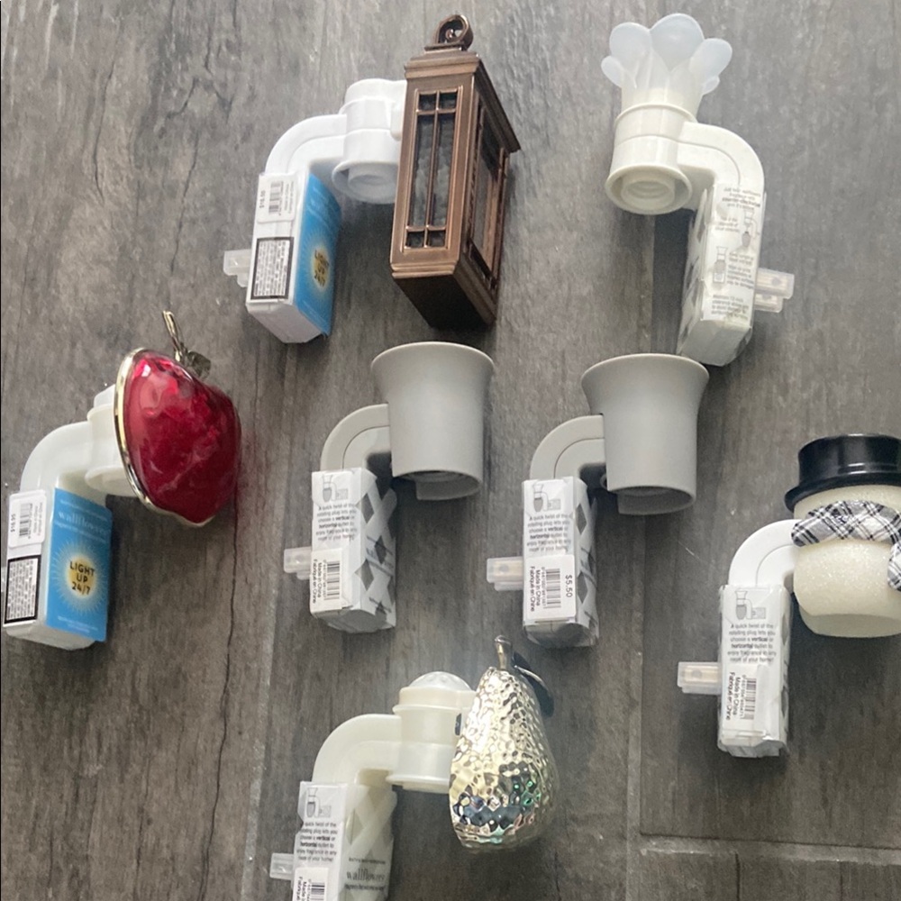 Assorted Night Light Plug-Ins never used. 
Bath and Body Works